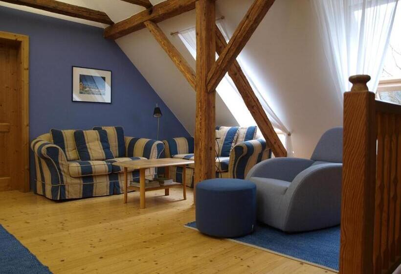 پانسیون Weingut Tauss