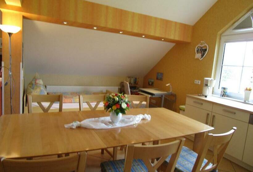 ベッドアンドブレックファースト Pension Kölzer