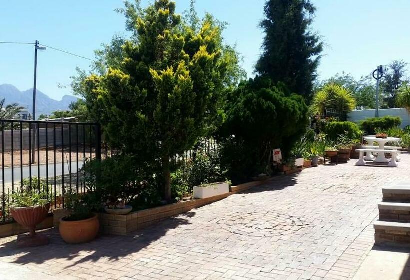 بنسيون Mountainia Inn