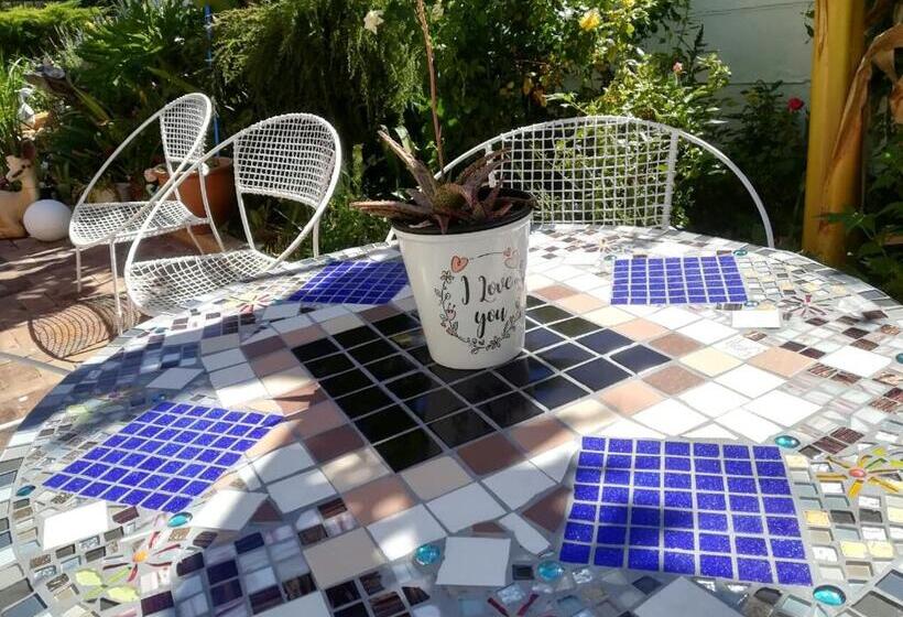 بنسيون Mountainia Inn