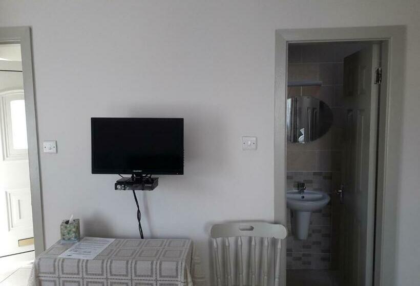 مبيت وإفطار Lakeside Loughrea