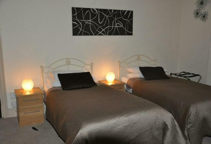 膳宿费 Holly Tree Guest House
