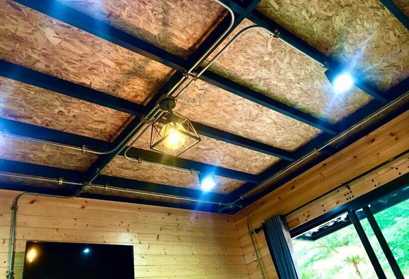 پانسیون The Loft Resort Kabin Buri