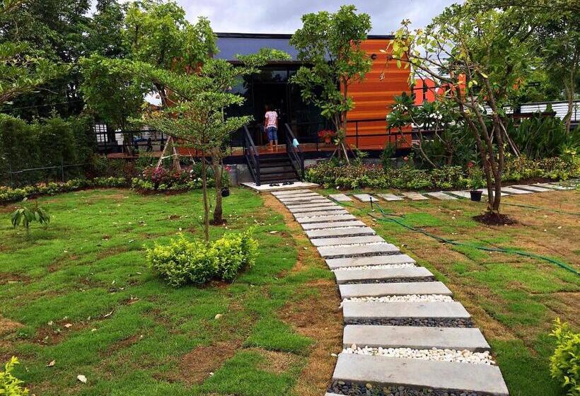 پانسیون The Loft Resort Kabin Buri