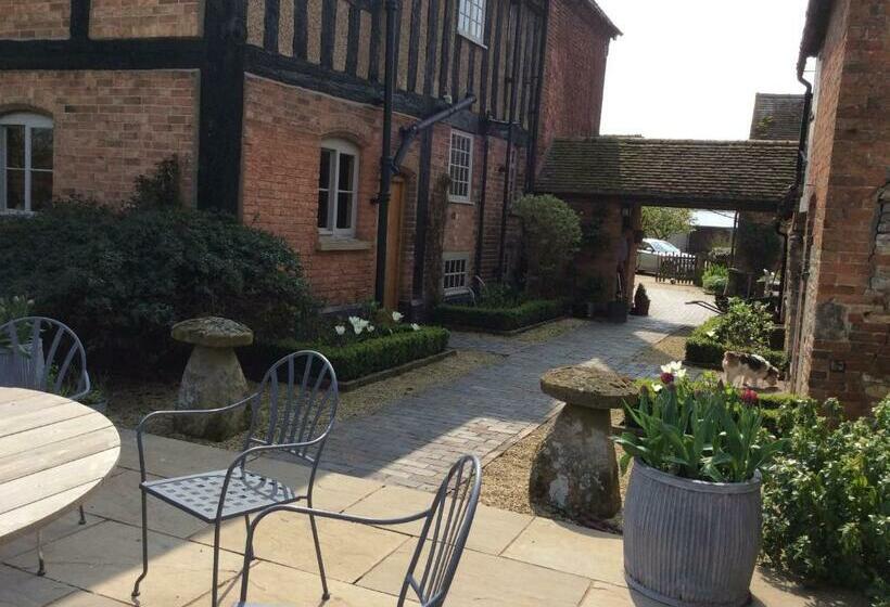 تختخواب و صبحانه White Hall Farm