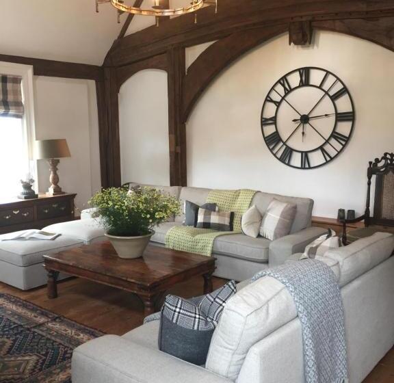 تختخواب و صبحانه White Hall Farm