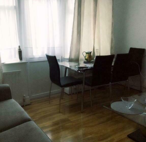 بنسيون Bexleyheath Station House