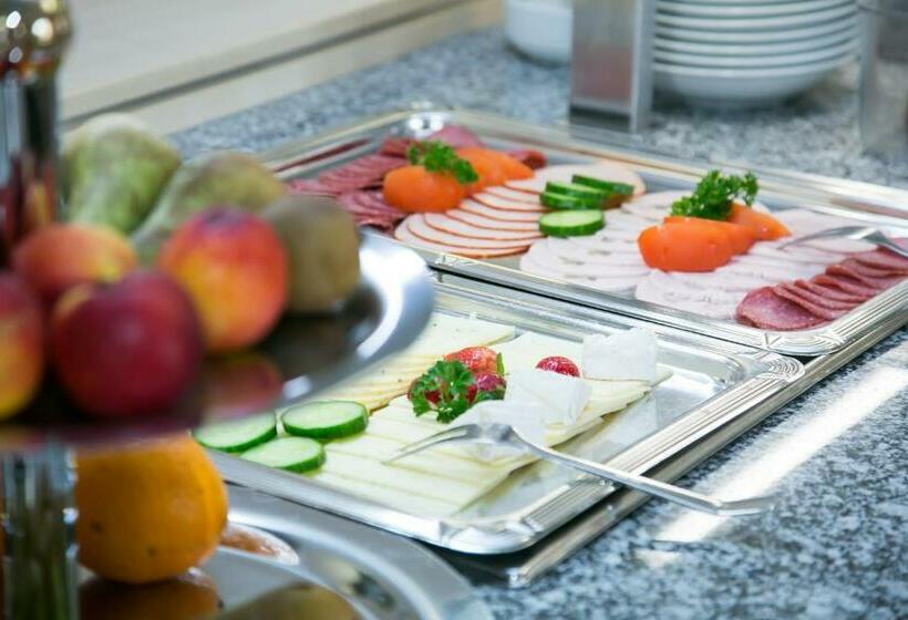 הוסטל Jugendhaus St. Kilian