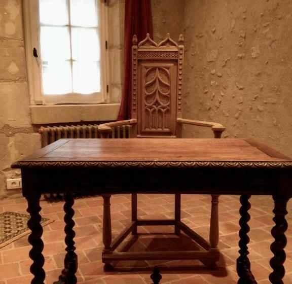 تختخواب و صبحانه La Chambre Des Dames