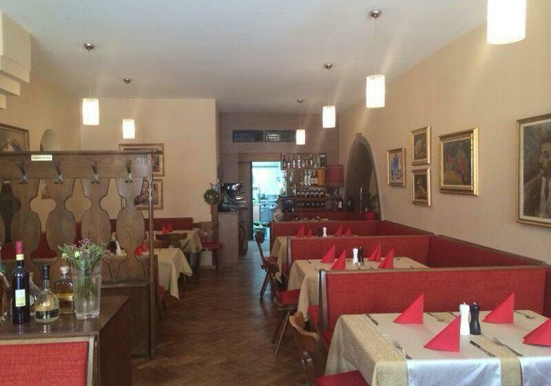 פנסיון Weinstube Heigl Restaurante Pizzeria Puccini
