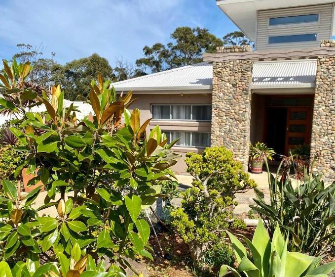 Bed and Breakfast Serenity Lodge For Couples