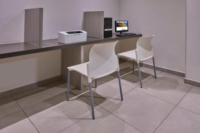 酒店 City Express Junior By Marriott Cancun