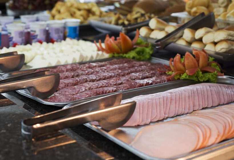 Отель Laghetto Premio