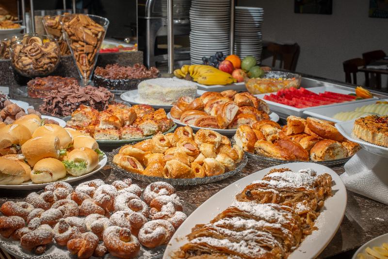 Отель Laghetto Premio