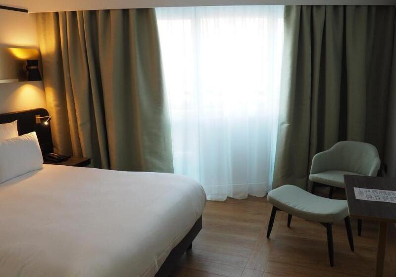 هتل Mercure Paris Saintouen