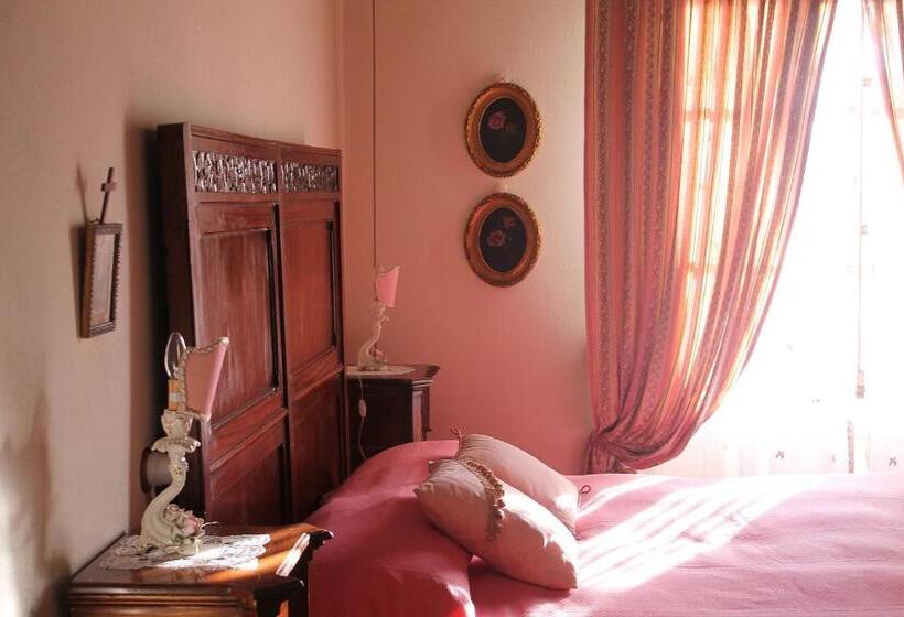 مبيت وإفطار Palazzo Palesa