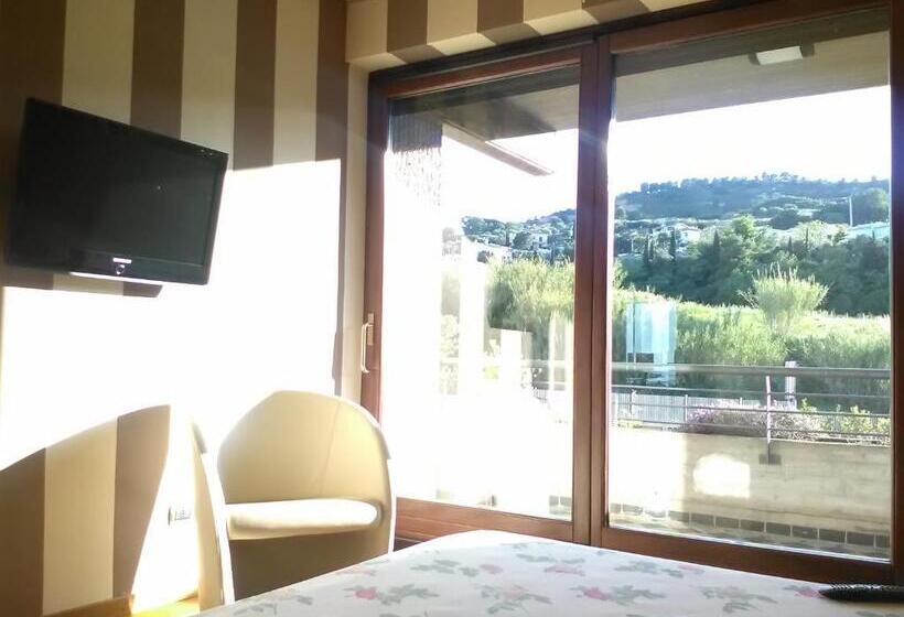 تختخواب و صبحانه Villa Angela