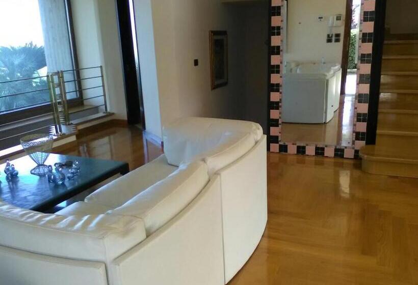 تختخواب و صبحانه Villa Angela