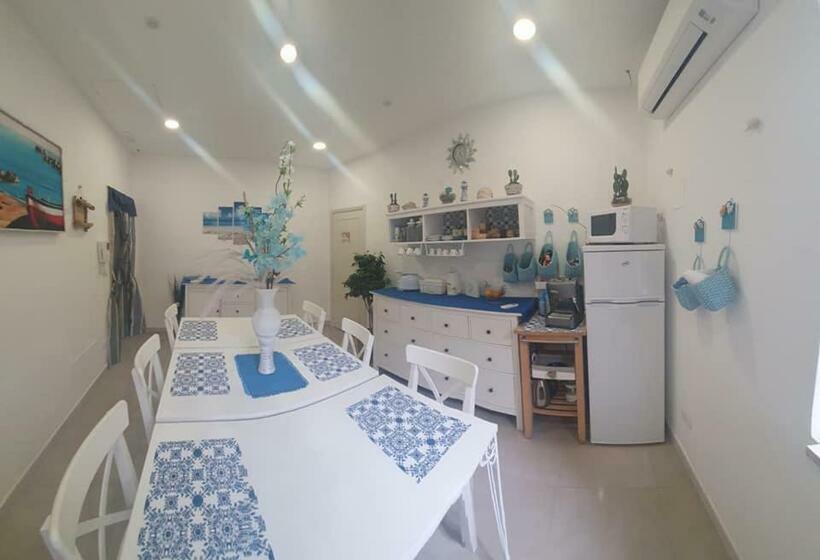 تختخواب و صبحانه I Tesori Del Mare