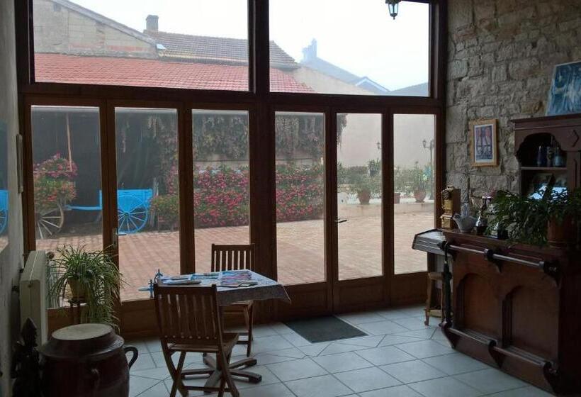 تختخواب و صبحانه La Ferme Du Grand Faubourg