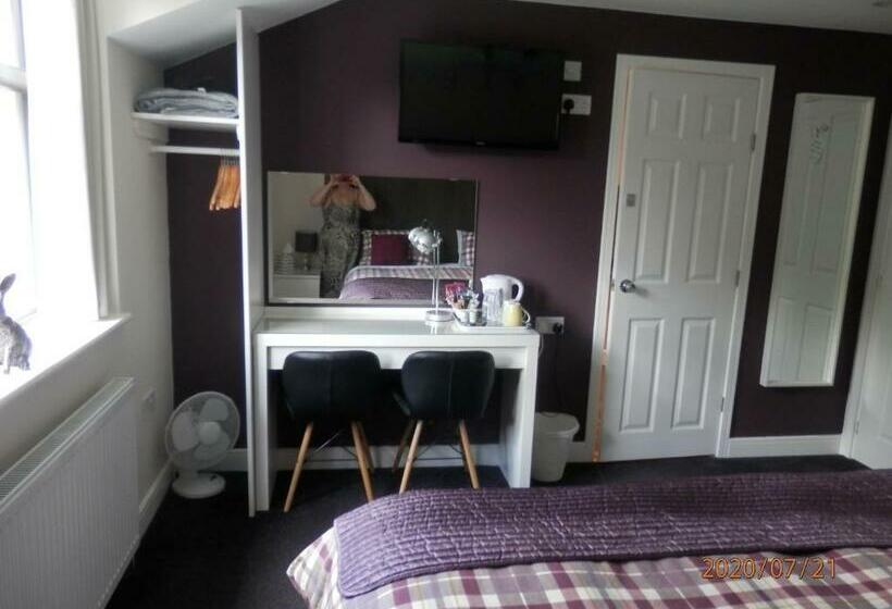 مبيت وإفطار Middle House