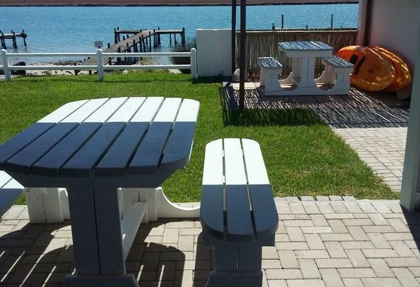 Пансион Rivertides Self Catering Guest House