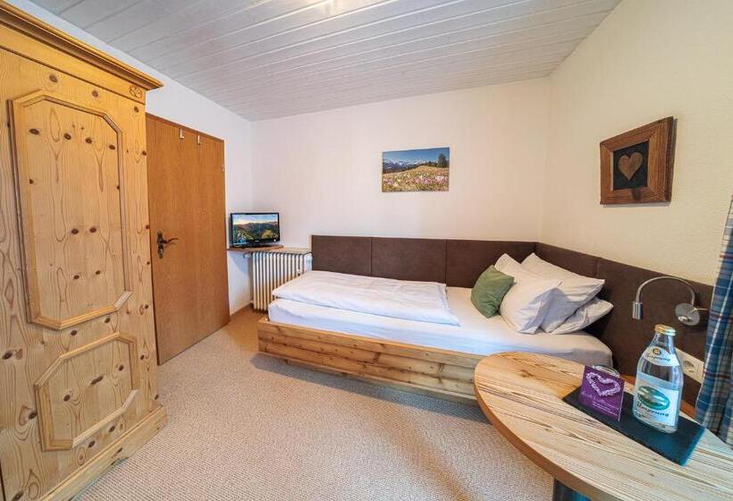 هاستل Frühstückspension Gästehaus Zum Weissen Rössl