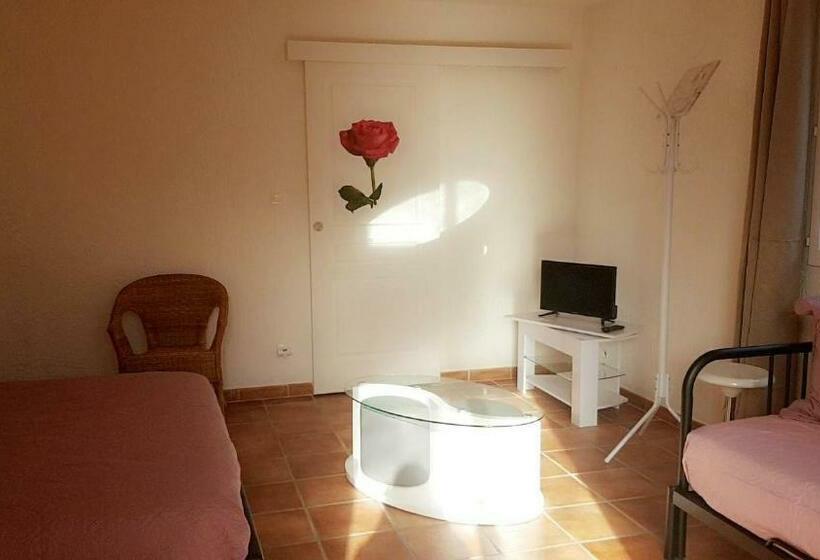 مبيت وإفطار Es Aqui