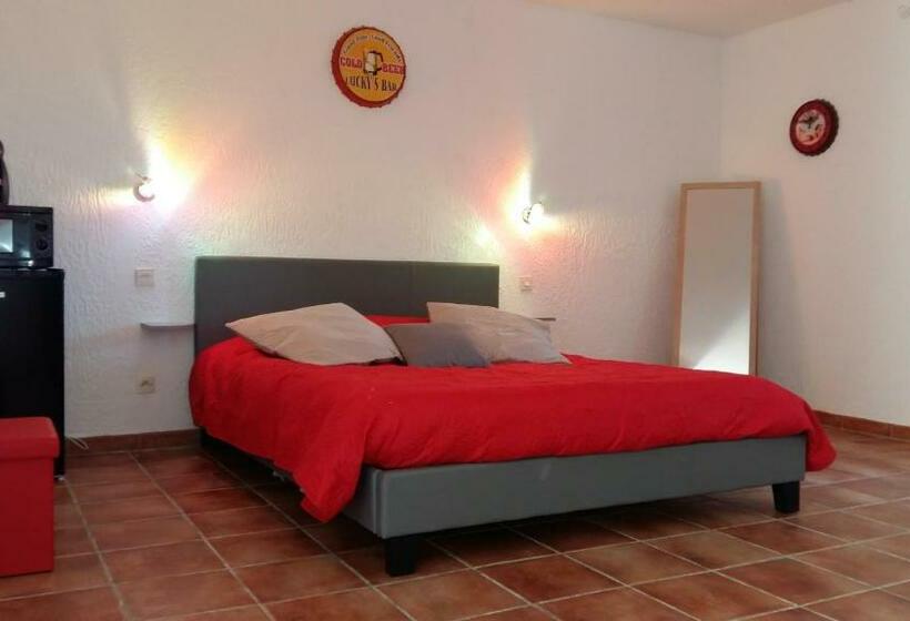 مبيت وإفطار Es Aqui