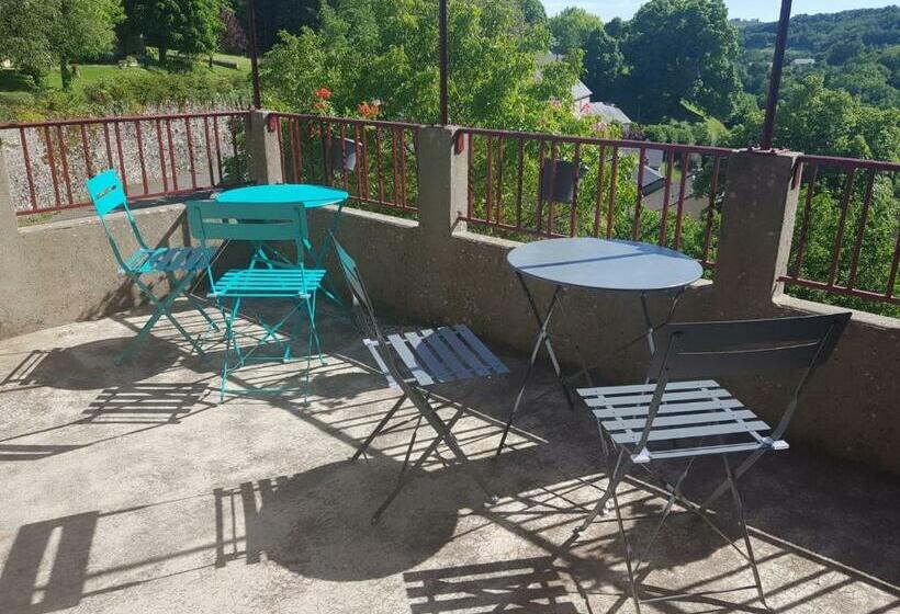 住宿加早餐  Maison D Hôtes La Pierre Pointue