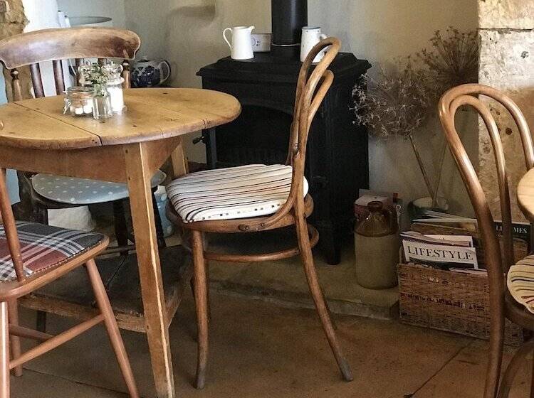 민박 Lucy S Tearoom