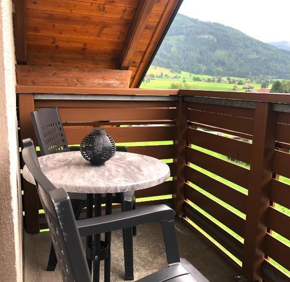 بنسيون Lasserhof