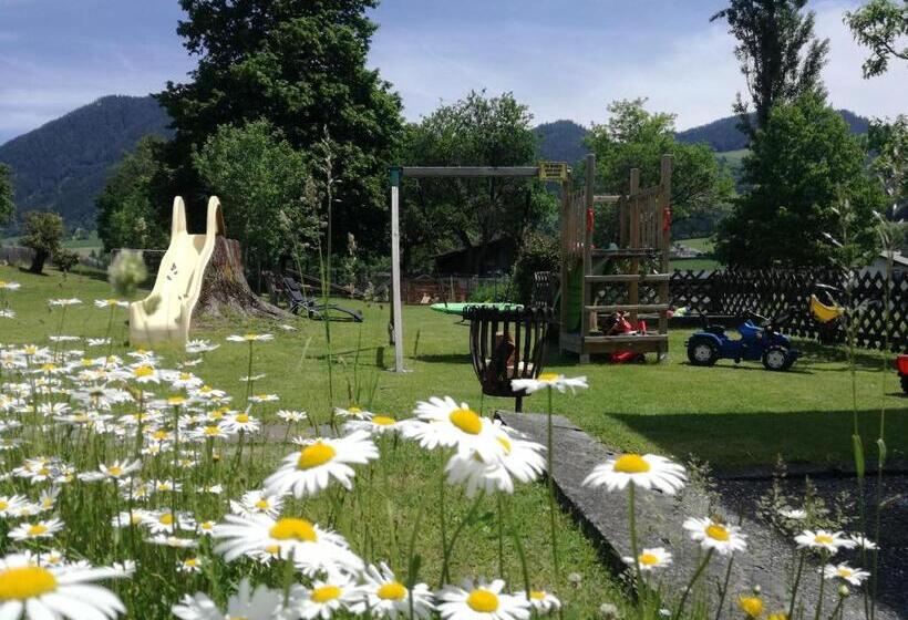 بنسيون Lasserhof