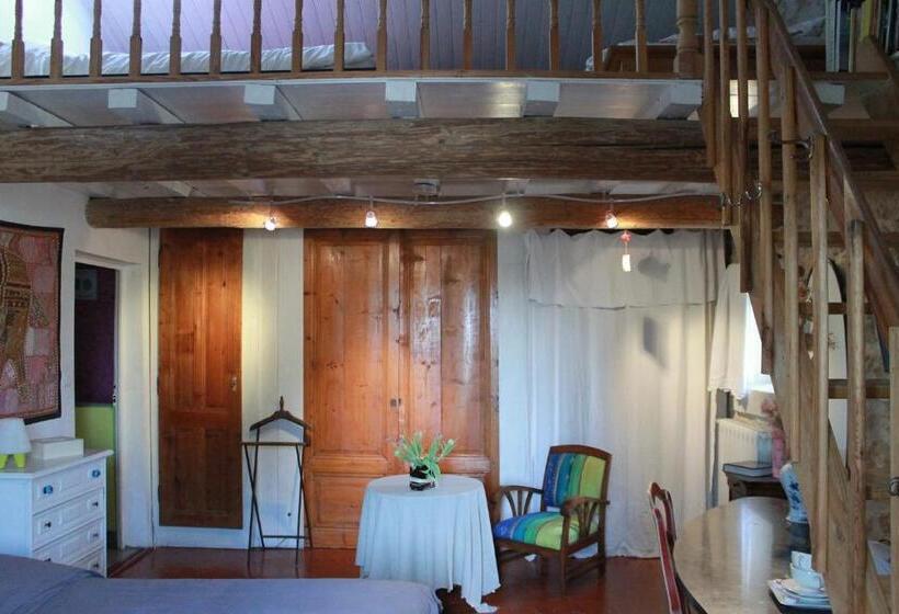 פנסיון Les Volets Bleus Provence