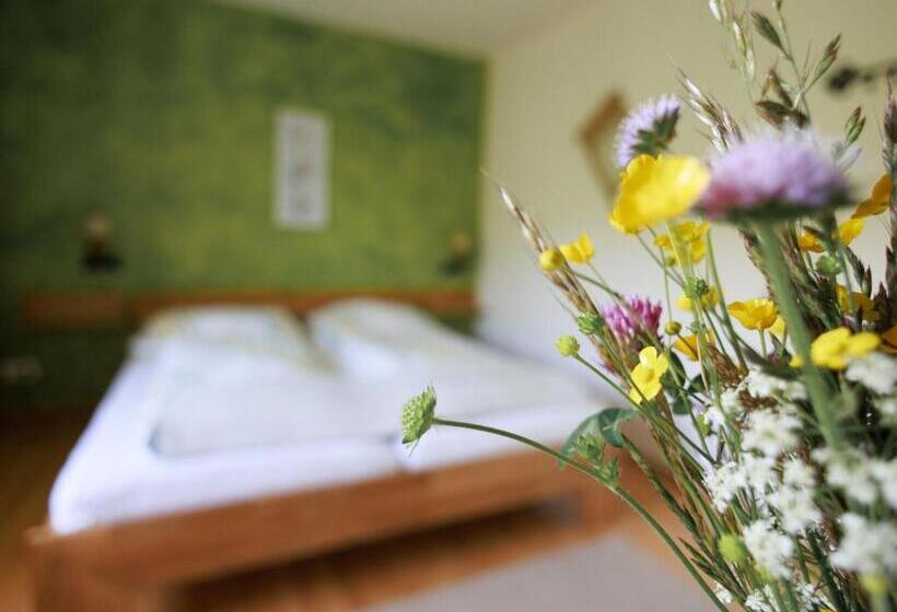 هتل Bauernhof Kure