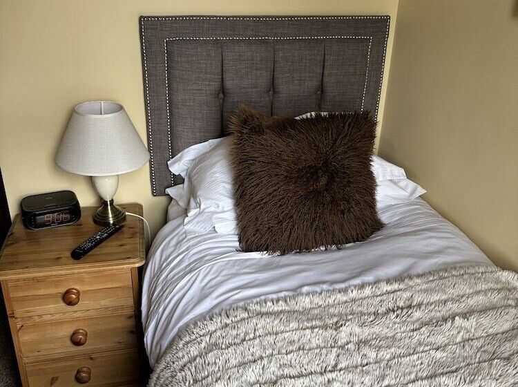 بنسيون Brooklands Guest House