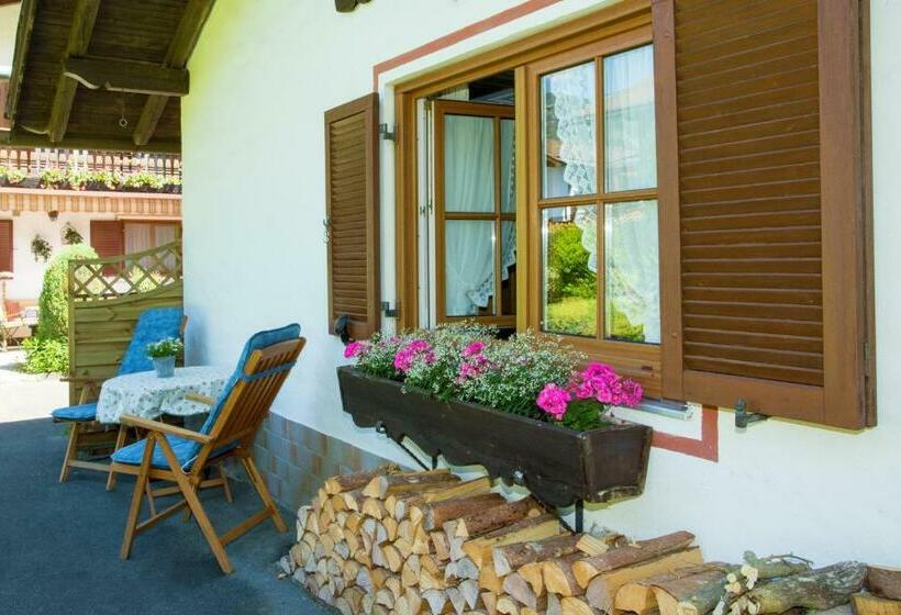 تختخواب و صبحانه Gästehaus Kerschbaum
