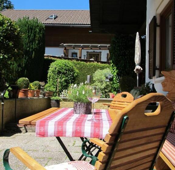 تختخواب و صبحانه Gästehaus Kerschbaum