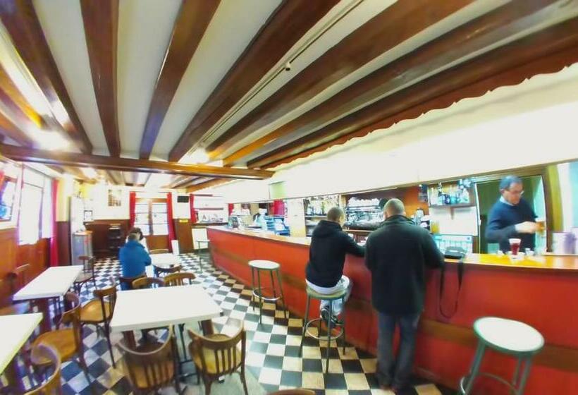 فندق Au Bon Coin