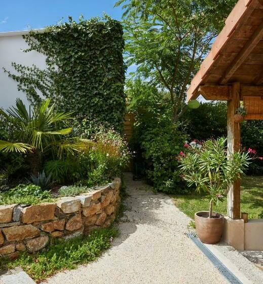 مبيت وإفطار Chambres D Hôtes De La Roche