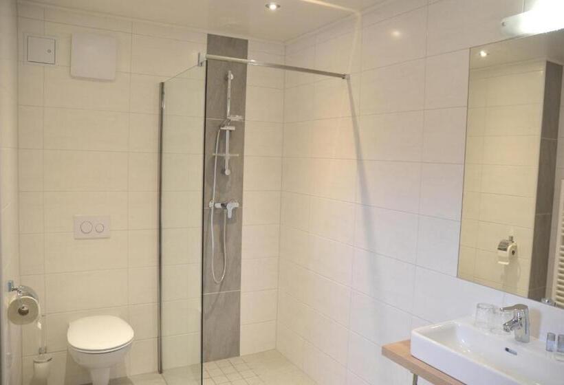 تختخواب و صبحانه Pension Adlerhorst