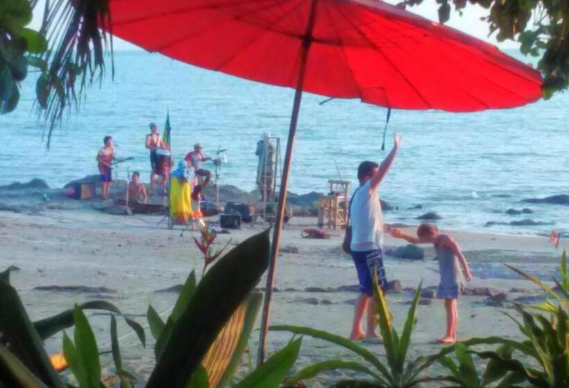 פנסיון Dugong Koh Sukorn