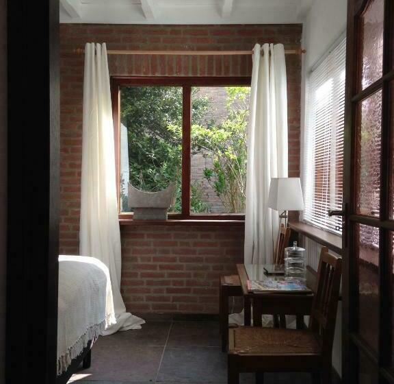 تختخواب و صبحانه Hofje7