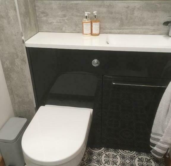 مبيت وإفطار Lathamor