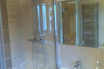East Dunster Deer Farm B&b