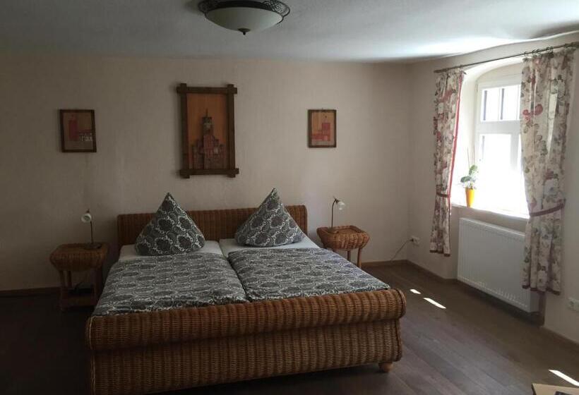 Rathaus Pension 1685