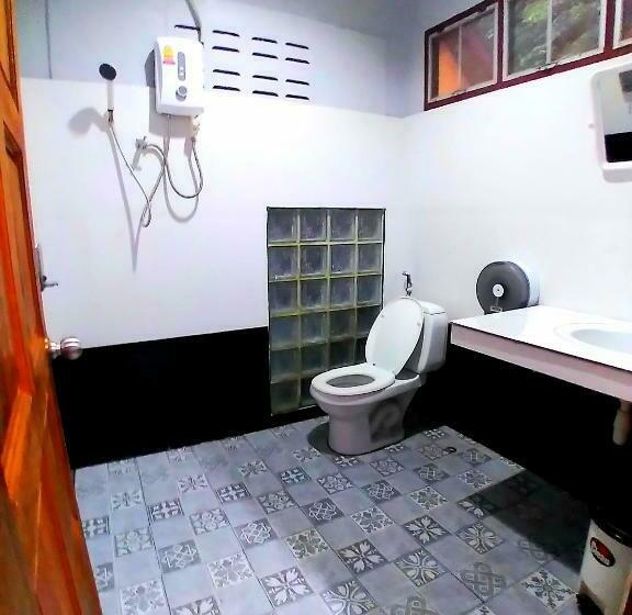 استراحتگاه Blanco Hideout Railay Youth Hostel 18 To 35 Only