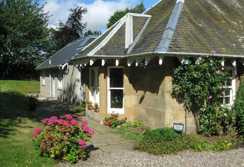 Bed and Breakfast Cantrip Cottage, Cupar the best offers with Destinia