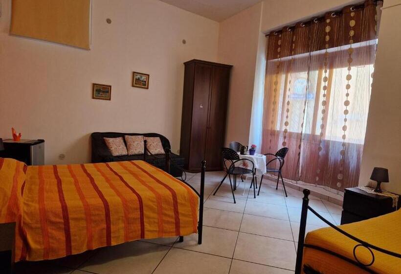 مبيت وإفطار La Gardenia