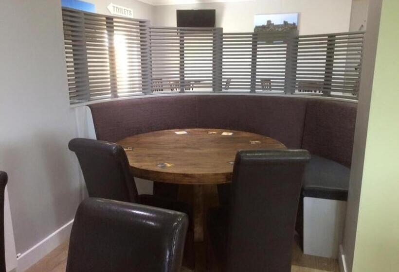 בית מלון כפרי Highgate Inn
